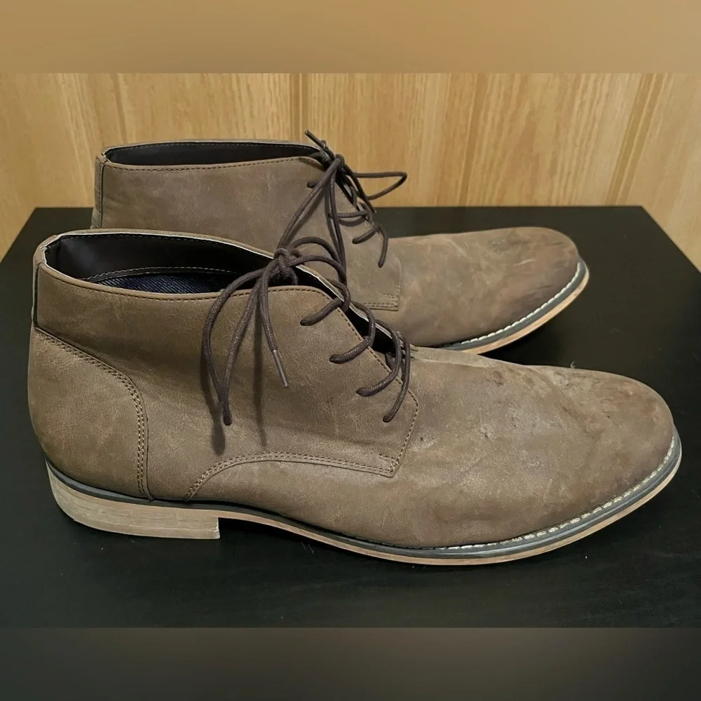 J. Ferrar Men's Chukka Dress Boots